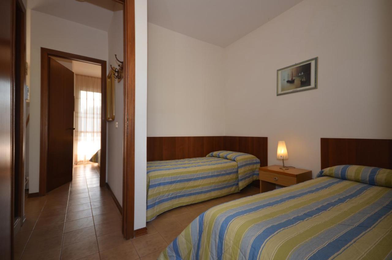 Appartamenti Sirio Via Pesci 6,8,14 Бибионе Екстериор снимка