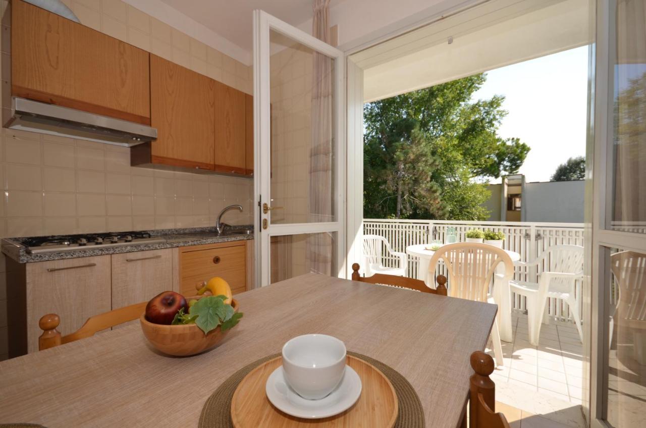 Appartamenti Sirio Via Pesci 6,8,14 Бибионе Екстериор снимка