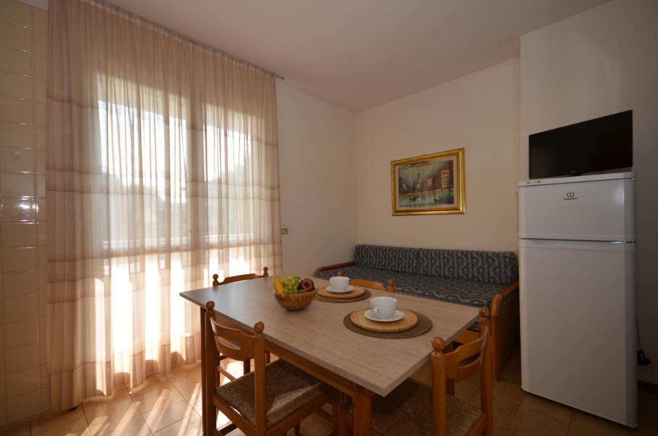 Appartamenti Sirio Via Pesci 6,8,14 Бибионе Екстериор снимка