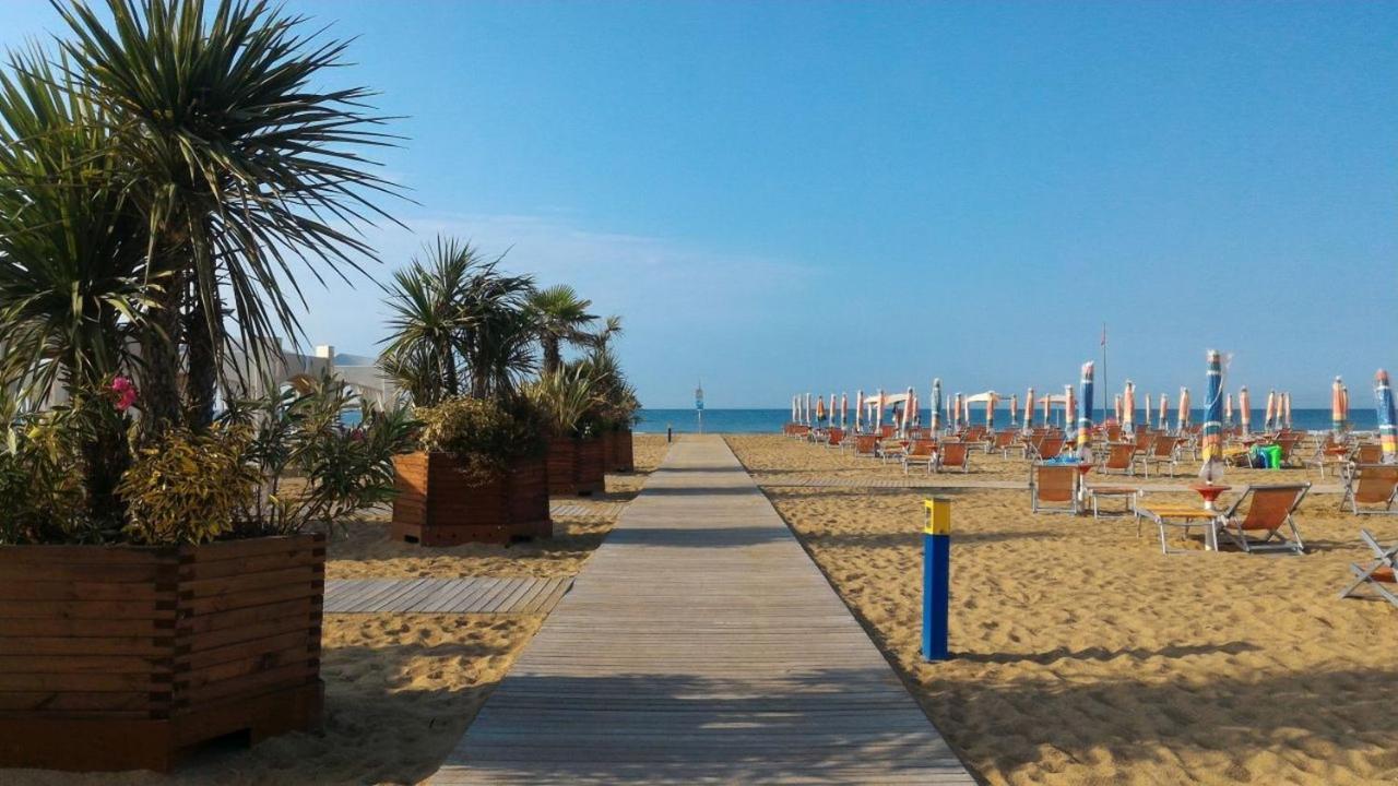Appartamenti Sirio Via Pesci 6,8,14 Бибионе Екстериор снимка